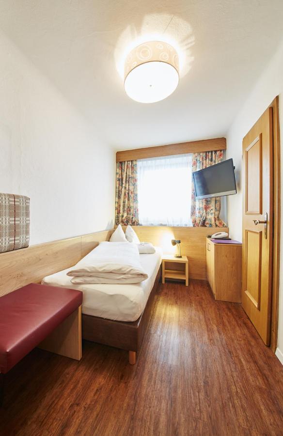 Hotel Alpina 萨尔巴赫 外观 照片