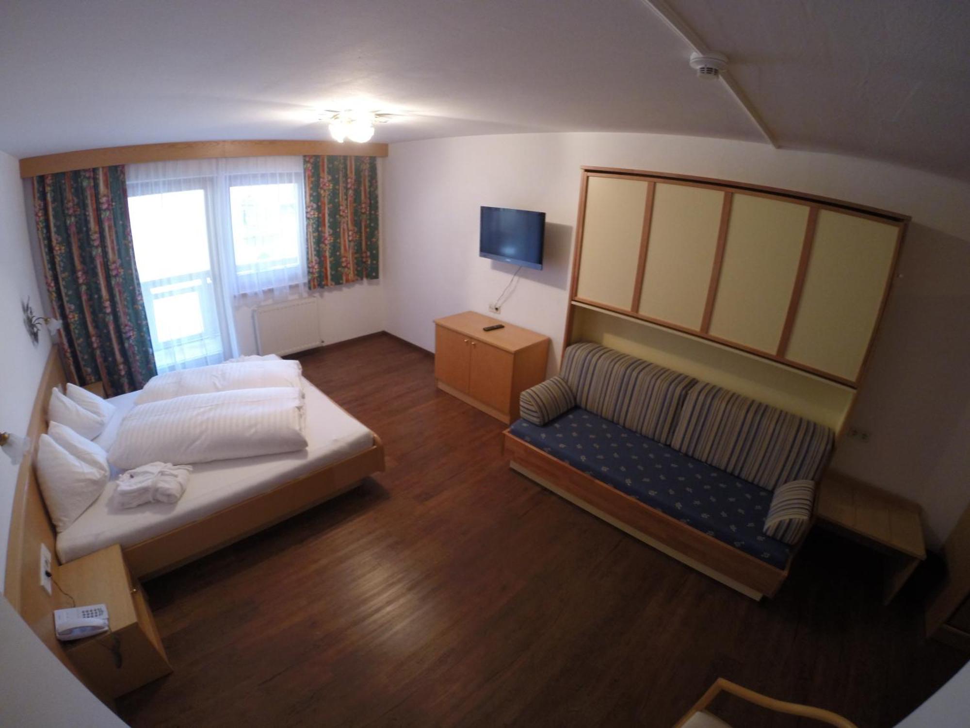 Hotel Alpina 萨尔巴赫 客房 照片